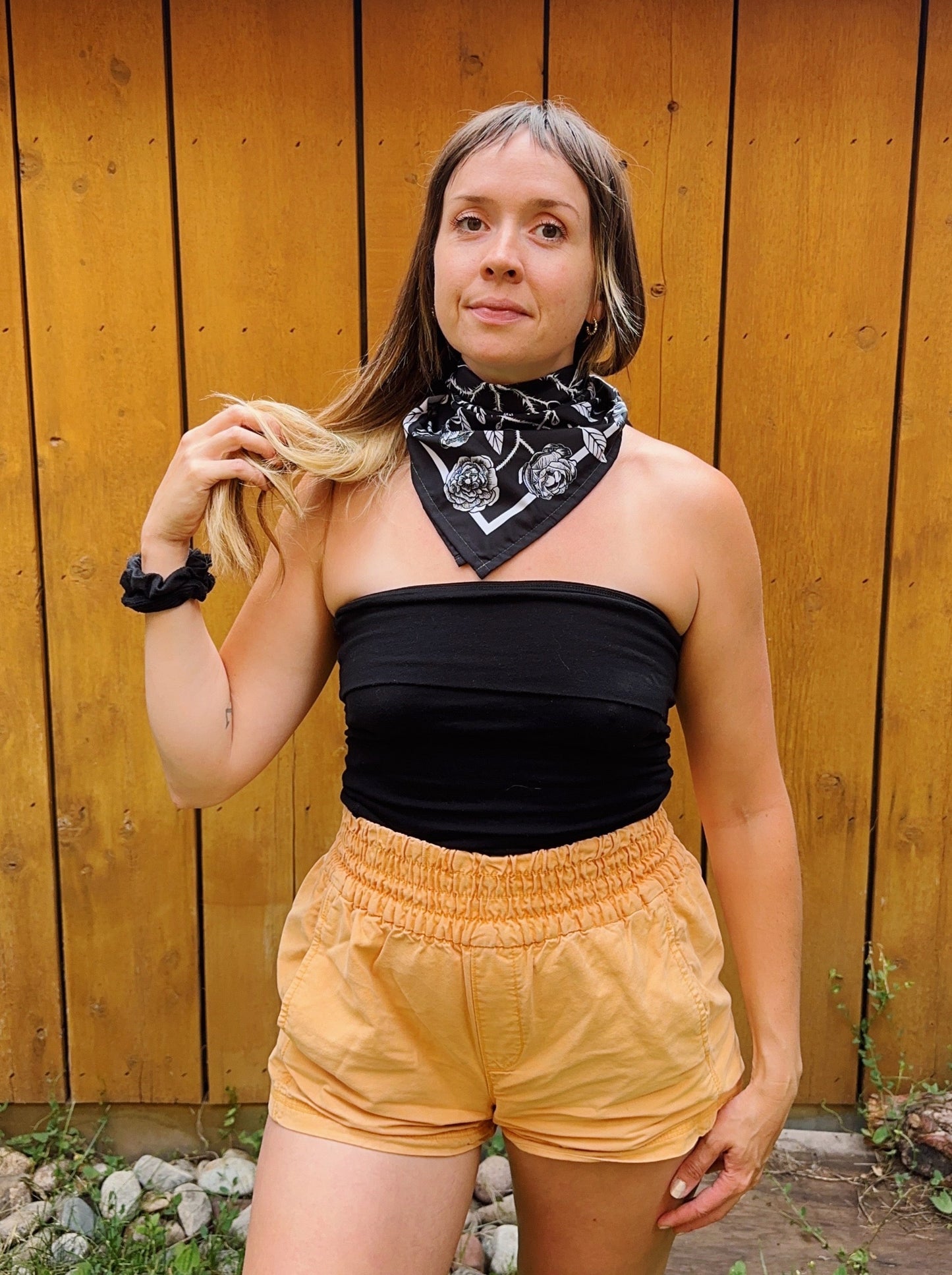 ROSE BRAMBLE - 21x21" bandana