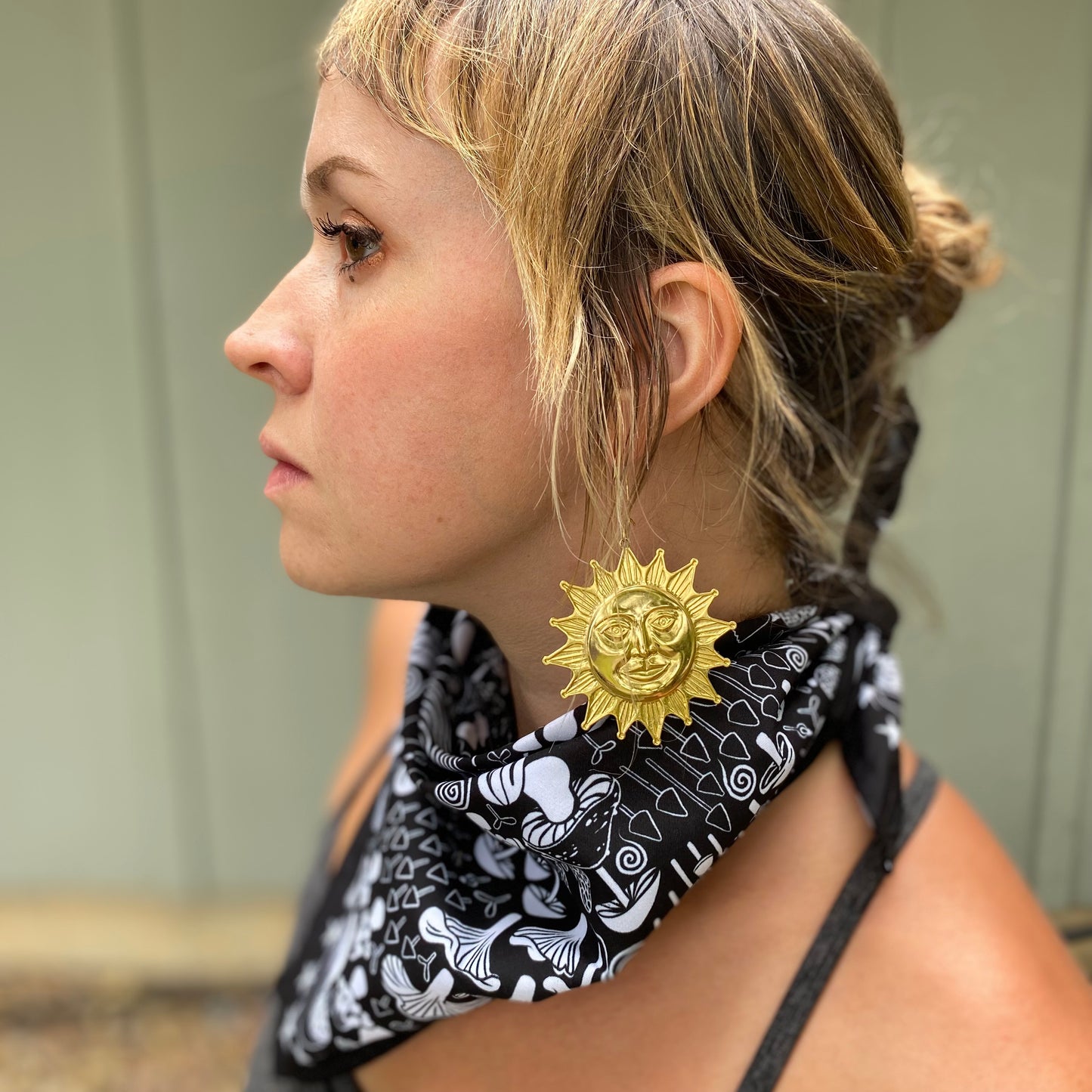 MUSHROOM SPIRAL 21x21" bandana