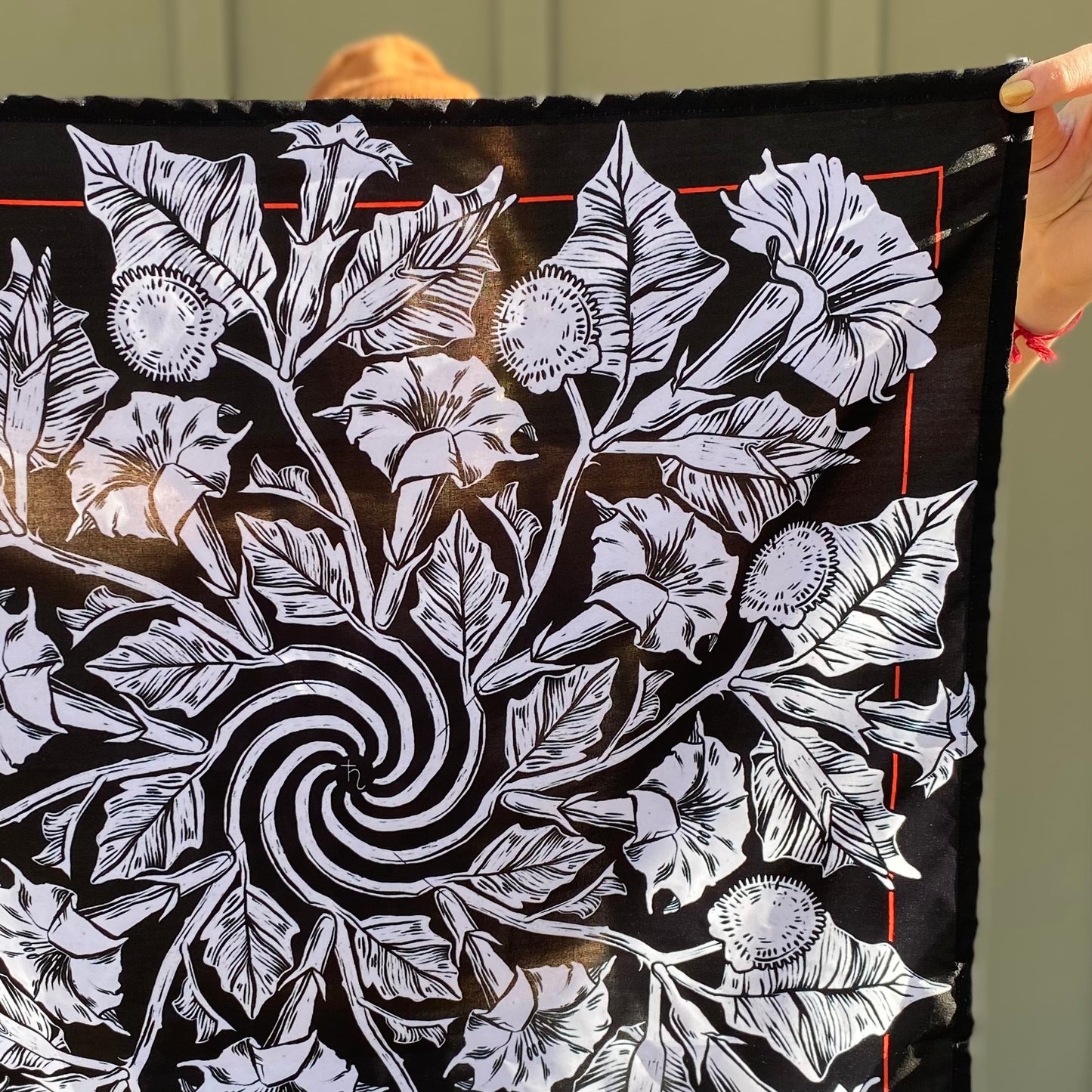 DATURA SPIRAL - 21x21" bandana