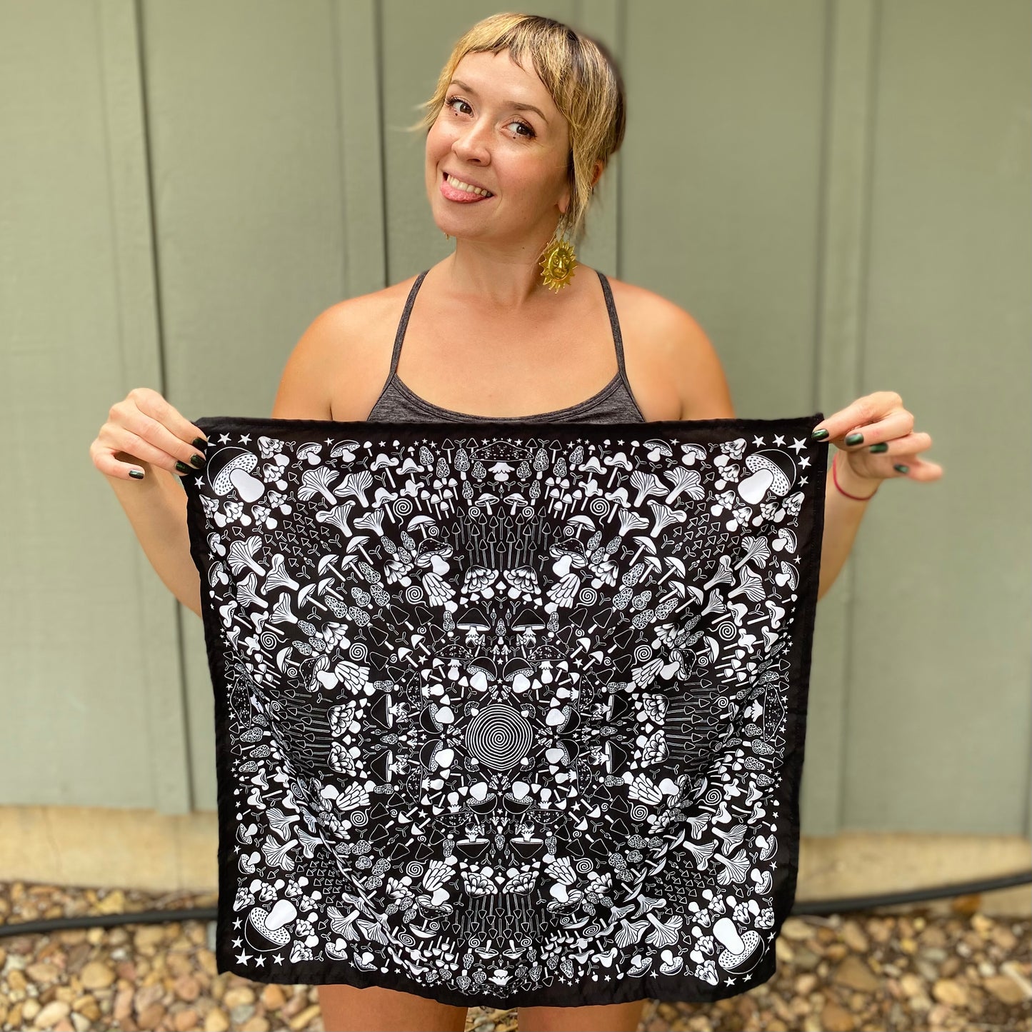 MUSHROOM SPIRAL 21x21" bandana