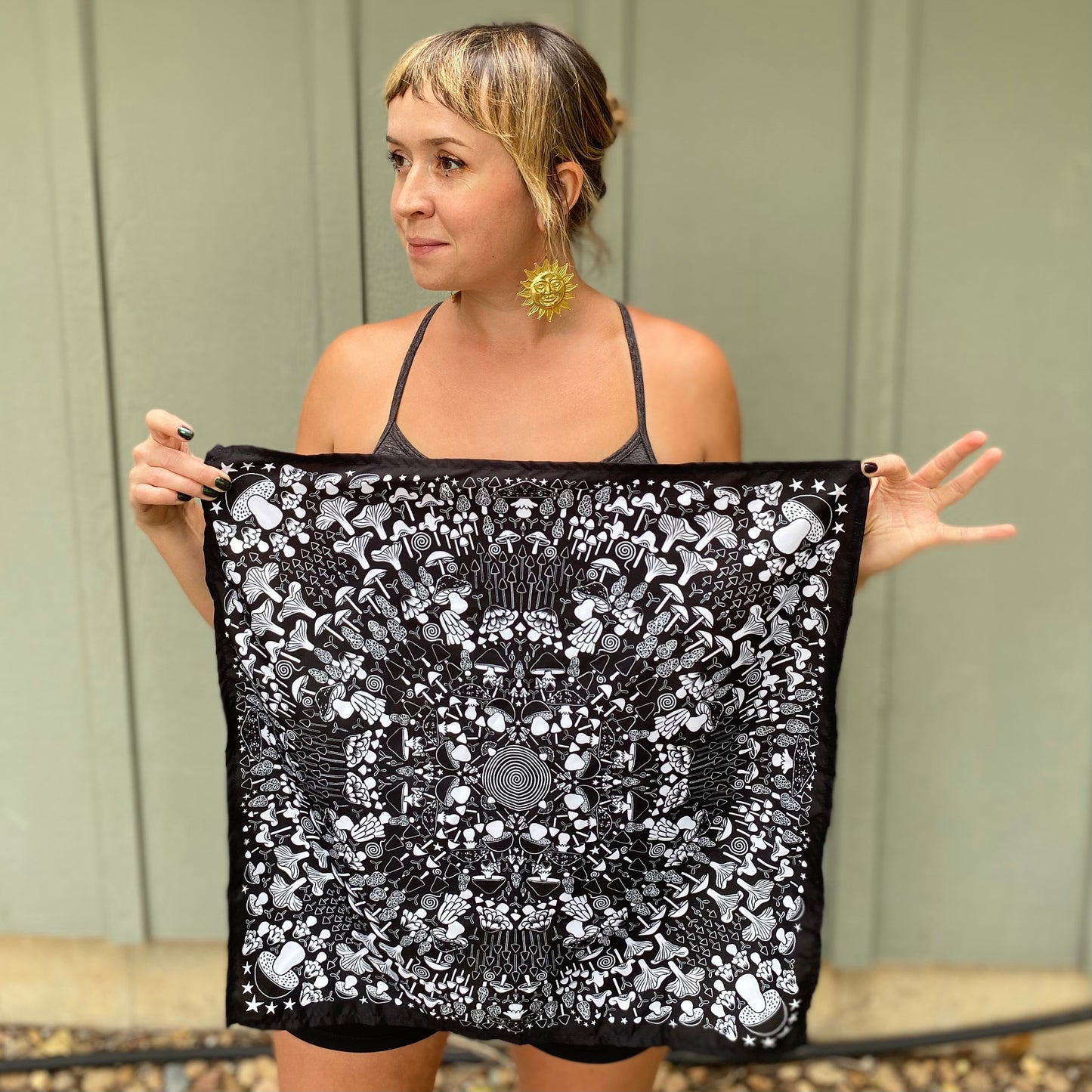 MUSHROOM SPIRAL 21x21" bandana